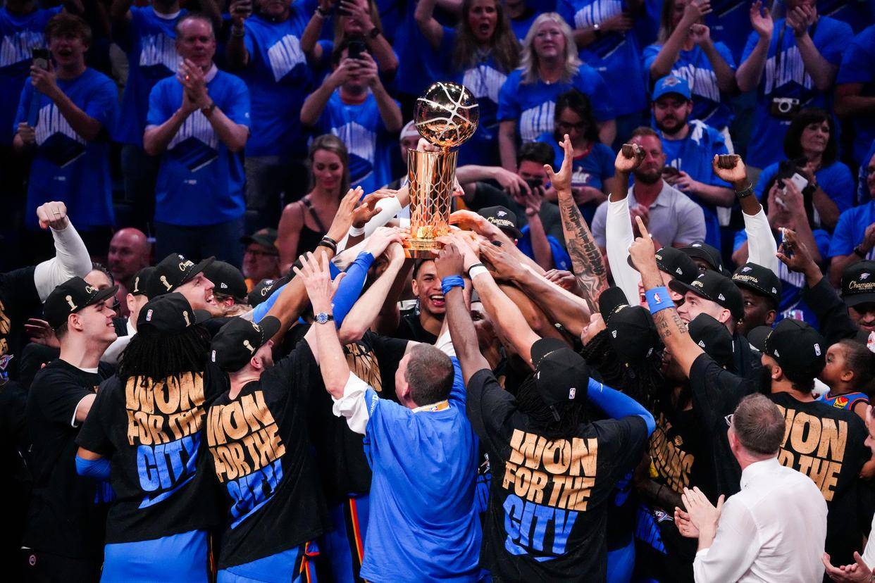 而曼联则在 而曼联则在