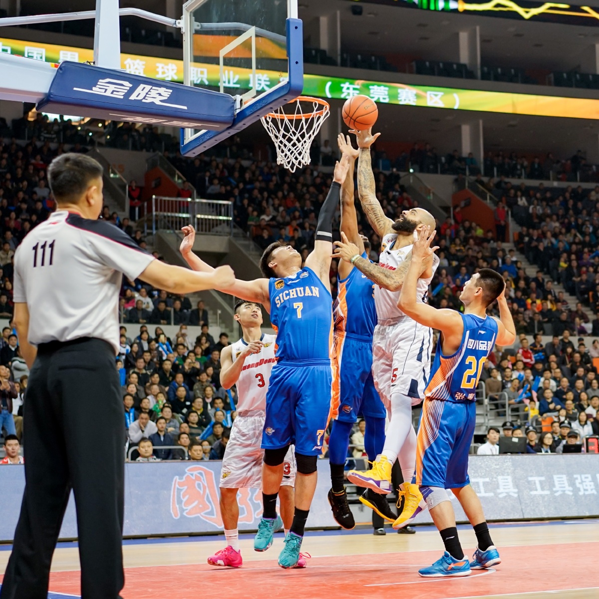 球队倾向于 球队倾向于